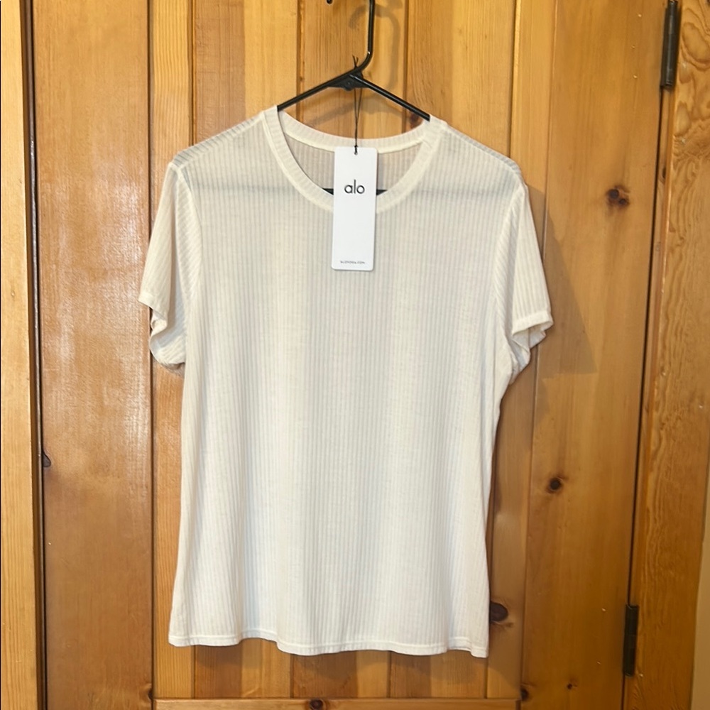 ALO Ribbed Sea Coast tee in Ivory. Size Large